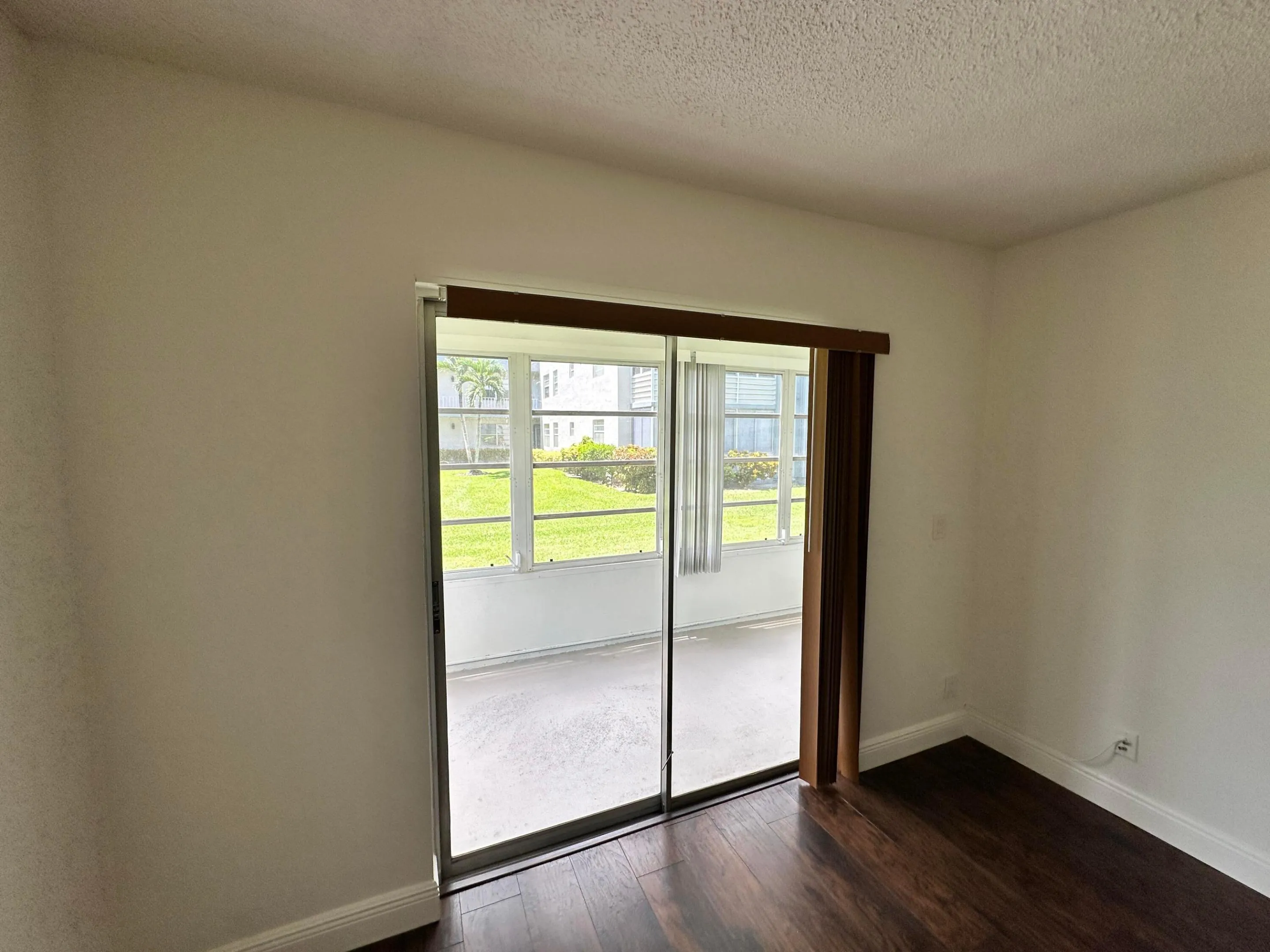 BEDROOM 1 (2)