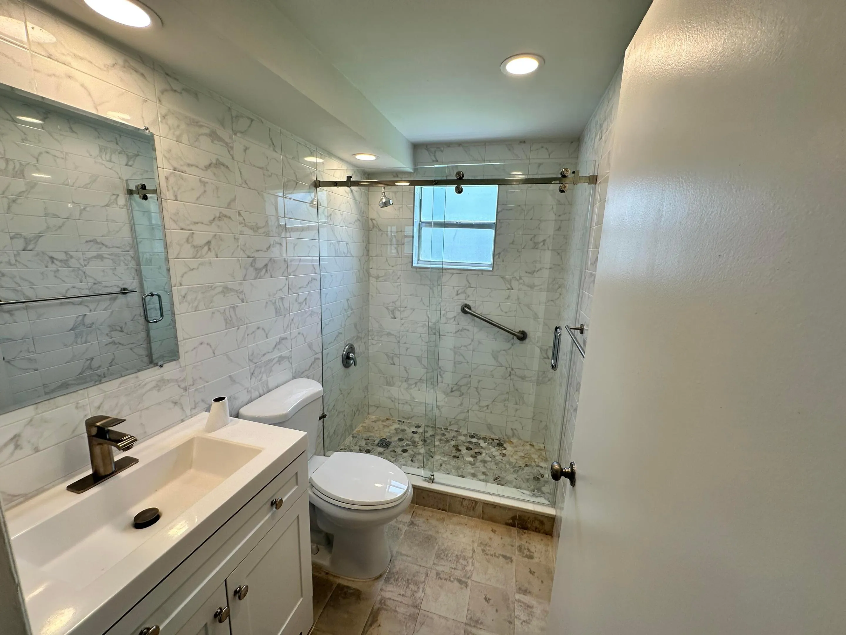 BATHROOM 1