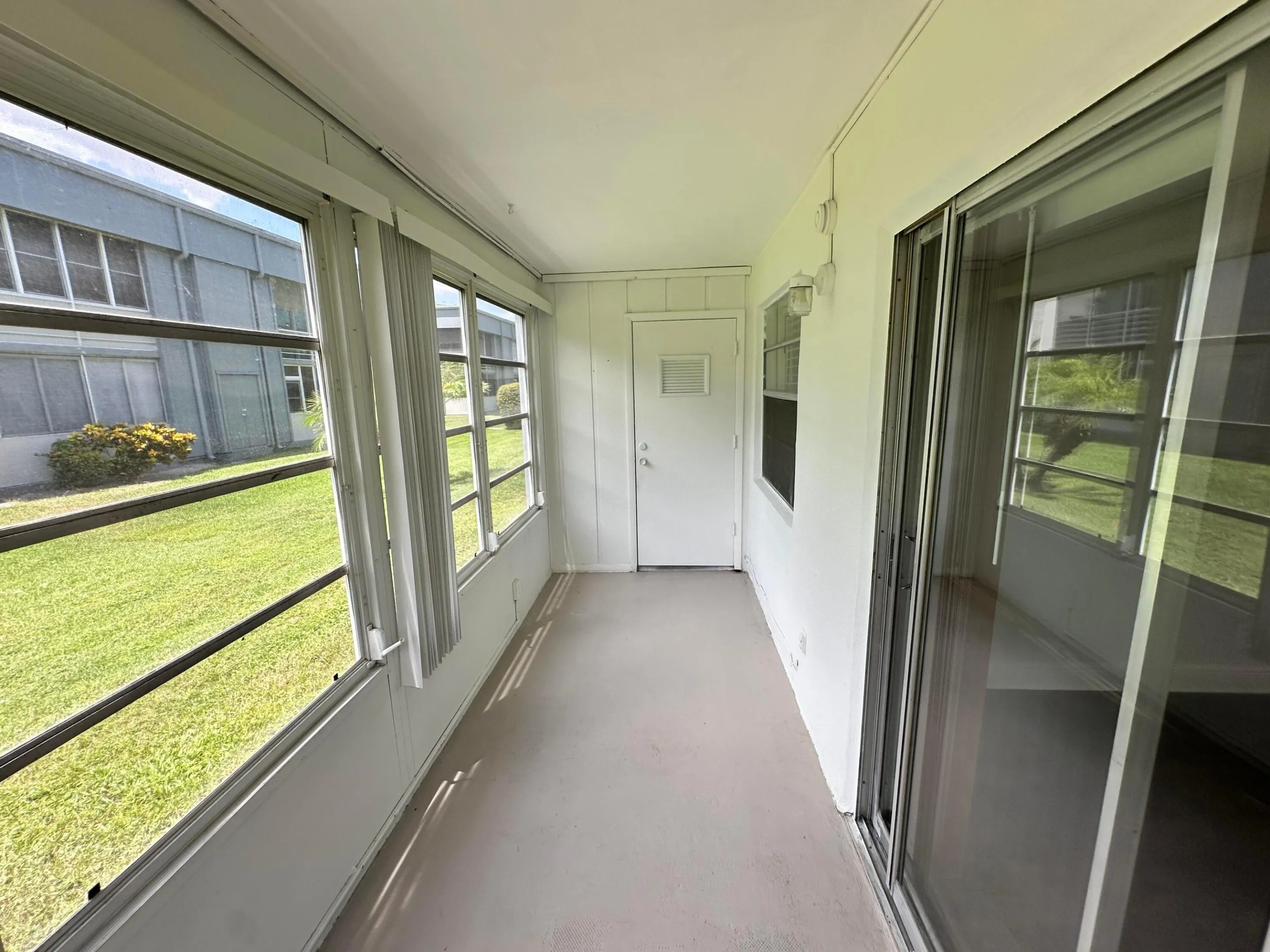 SUNROOM (3)