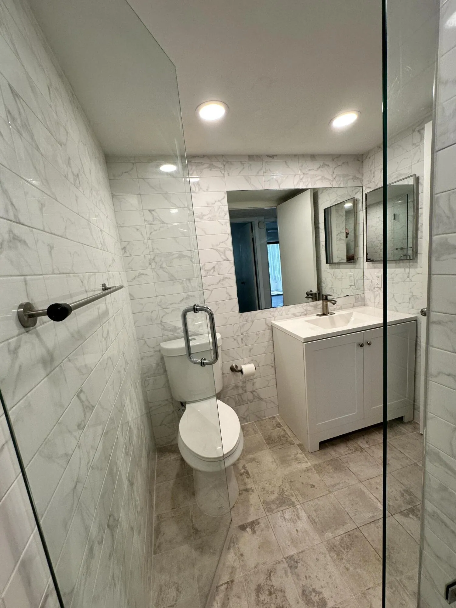 BATHROOM 2C