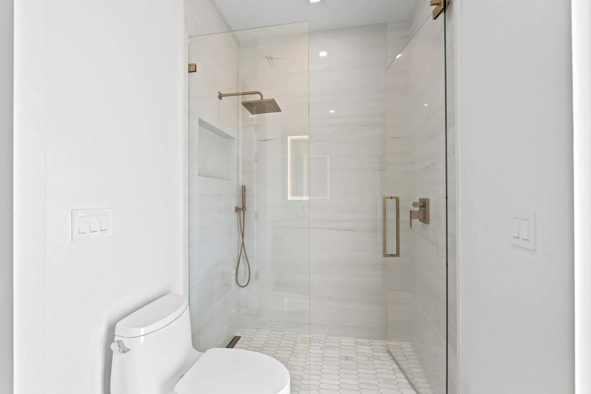 guest bedroom 1 bathroom
