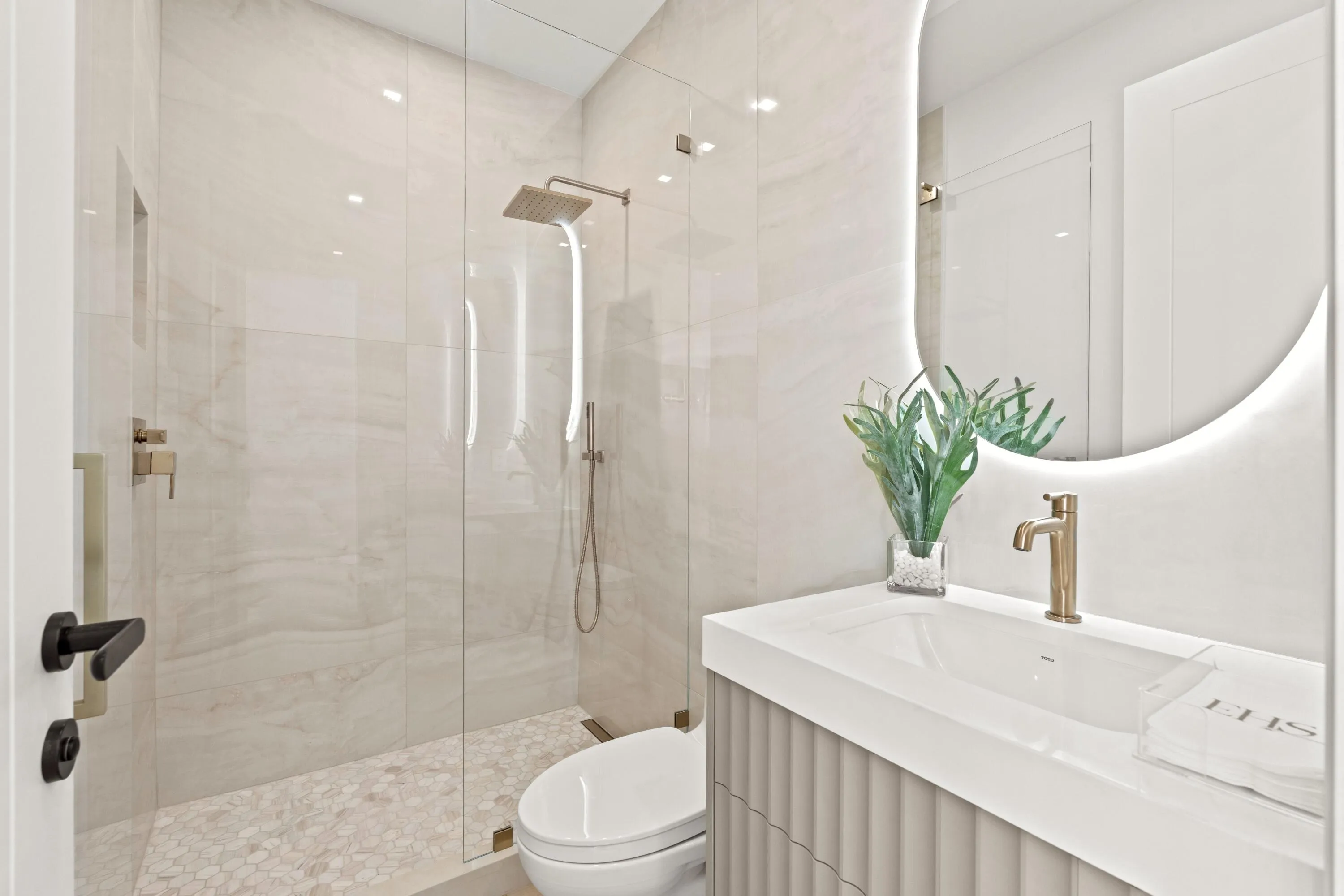 Guest Bathroom 3