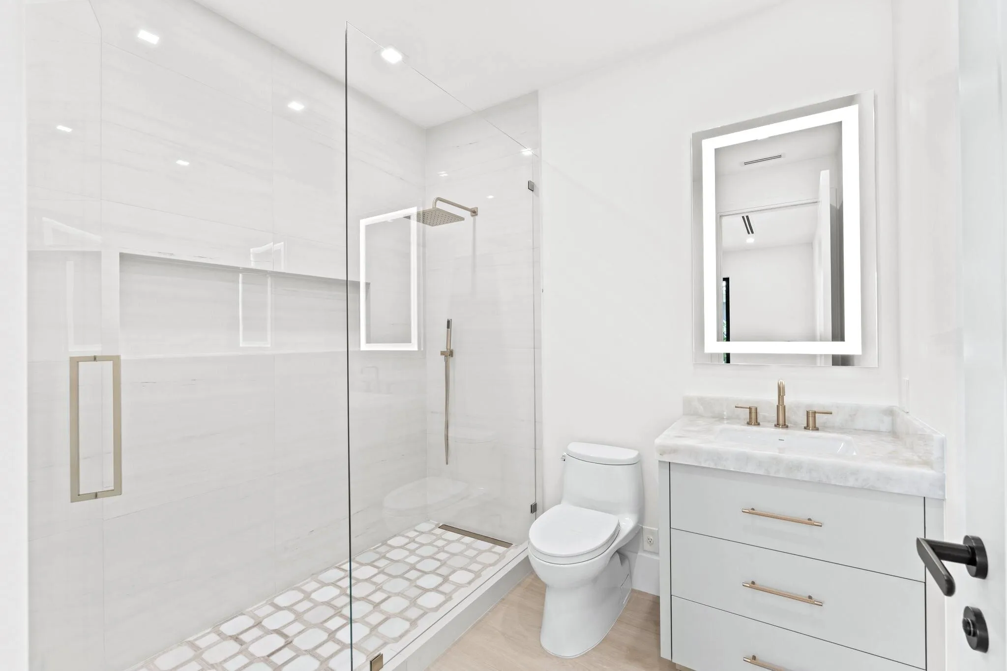 guest bathroom 2