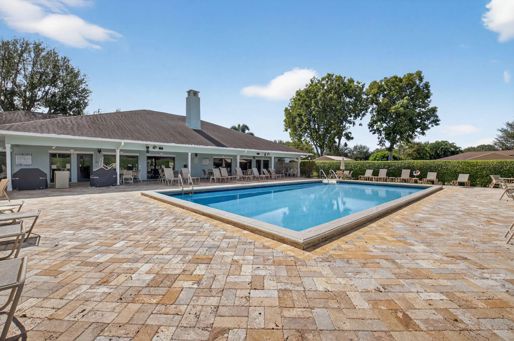 9965 Papaya Community Pool 4