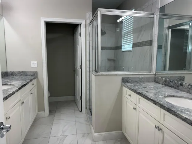 Master bathroom before staging