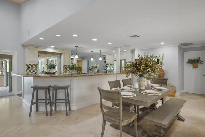 2379 Newbury Ct 017