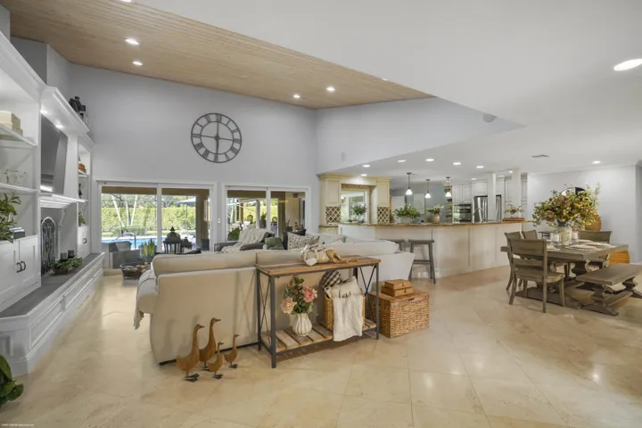 2379 Newbury Ct 015