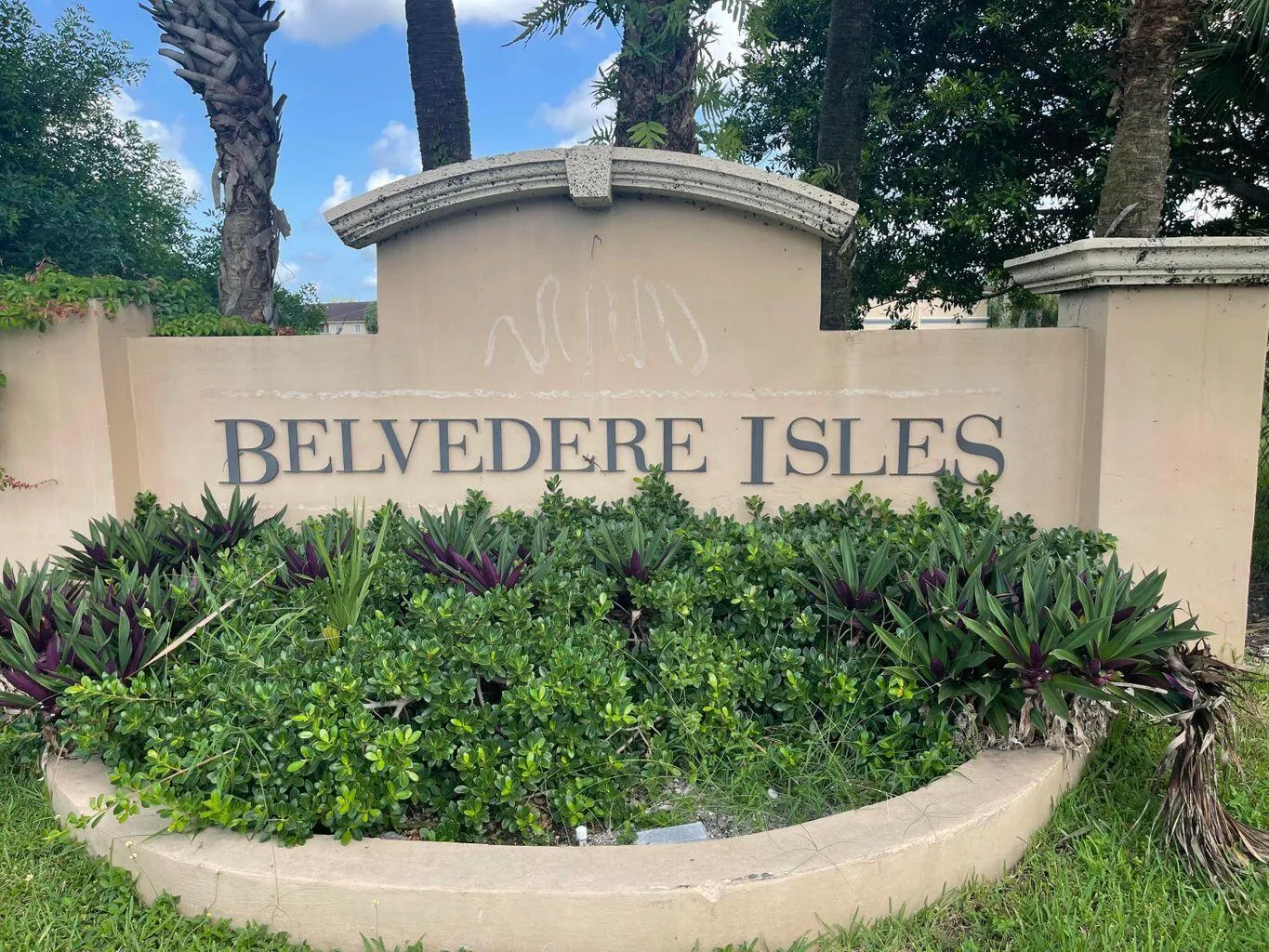 1165 Golden Lakes Blvd #1212