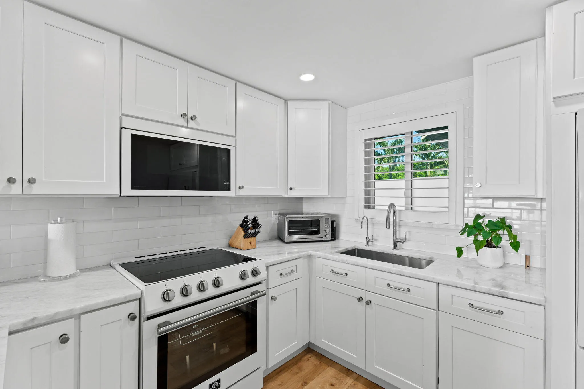 6-web-or-mls-A7405882