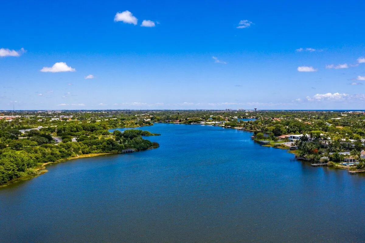 083-1508LakeDrive-DelrayBeach-FL-33444-S