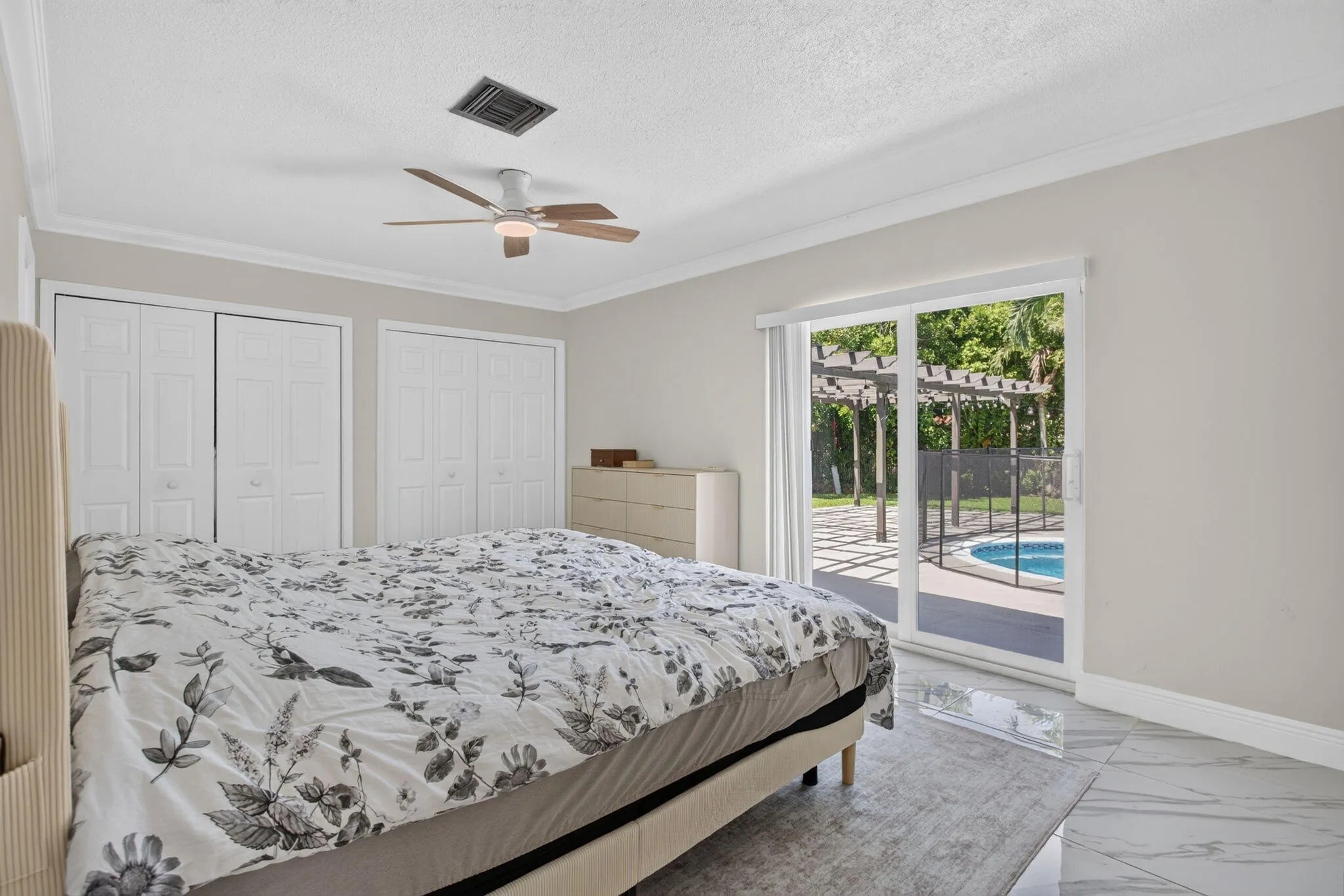 49-web-or-mls-2400 -3271