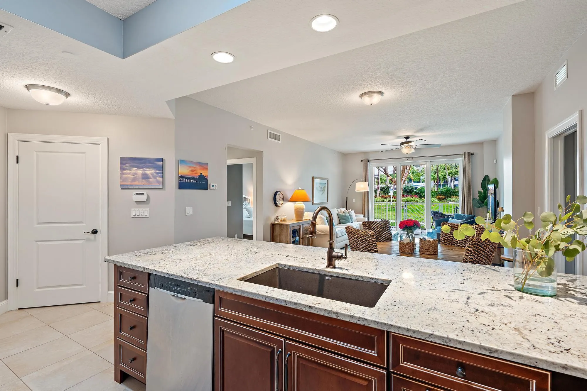 814 Bay Colony Dr S-5