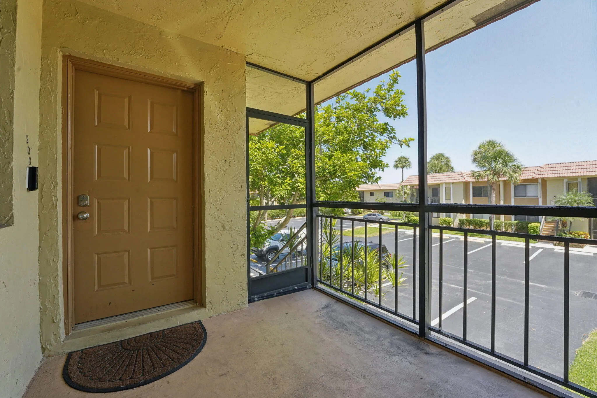 Porch / entrance