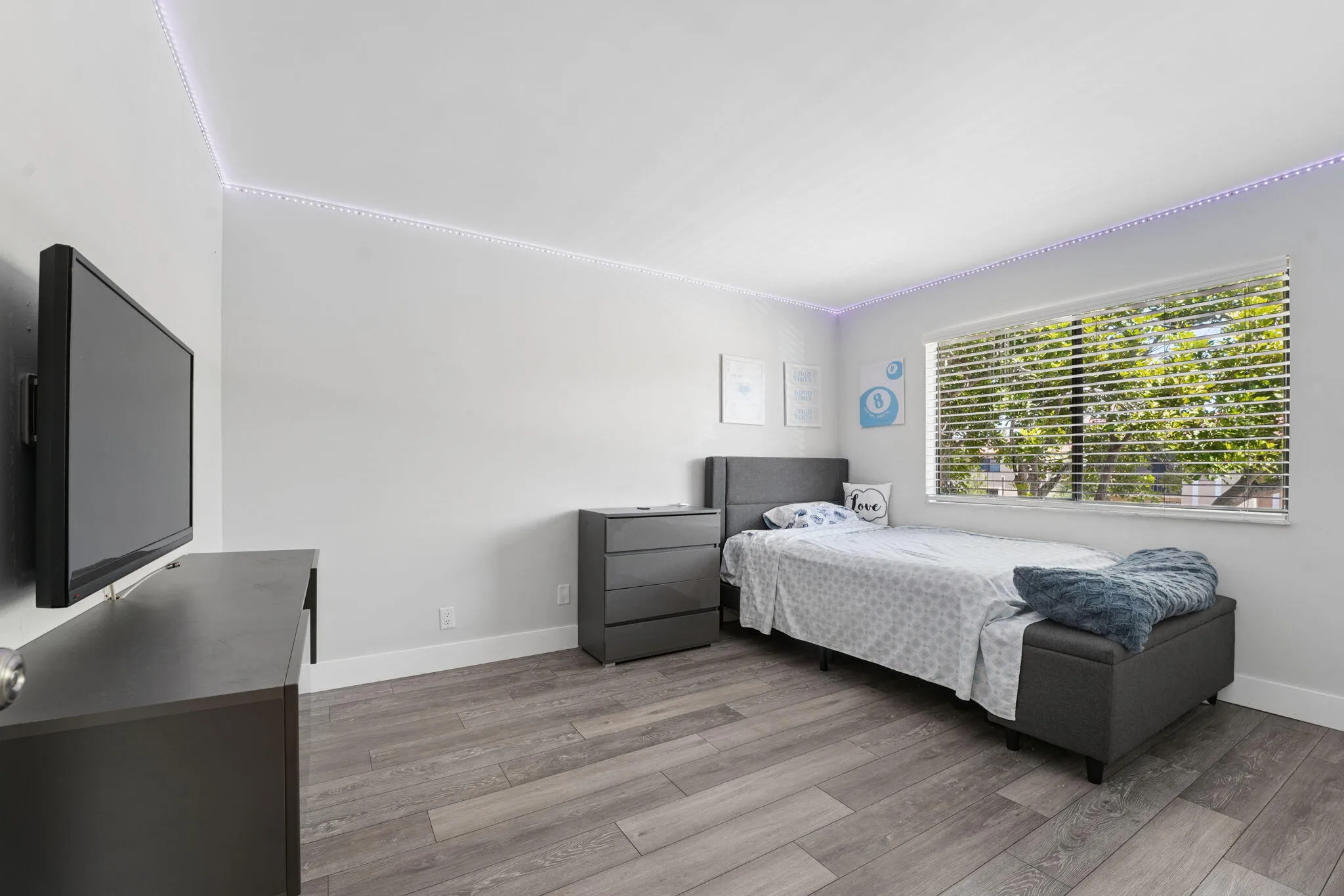 Second bedroom