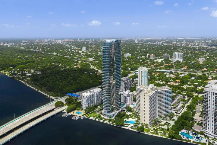 UNA Residences Brickell. One or more photos have been virtually staged.