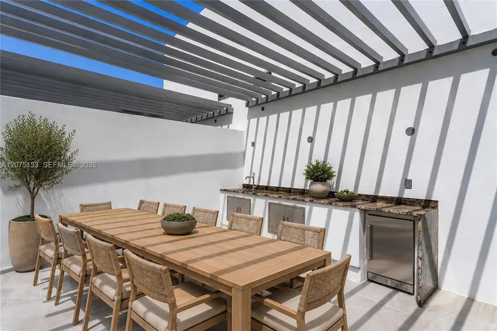 Private Rooftop. UNA Residences Brickell. One or more photos have been virtually staged.
