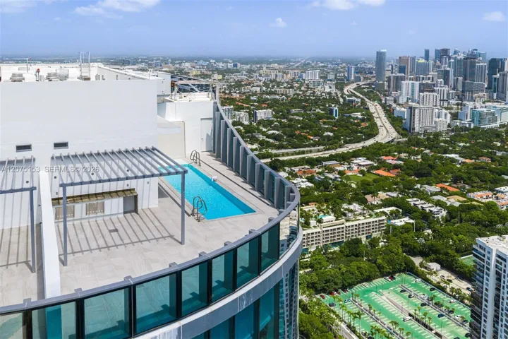 UNA Residences Brickell. One or more photos have been virtually staged.