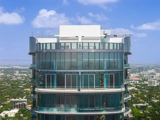 UNA Residences Brickell. One or more photos have been virtually staged.