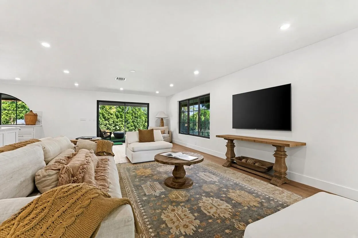 Main Floor - Living Room