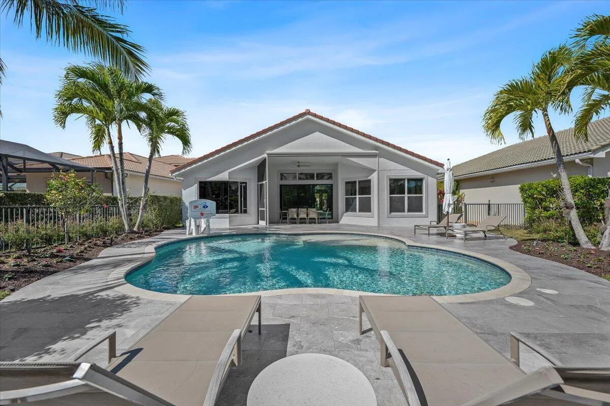Resort-Like Pool/Patio