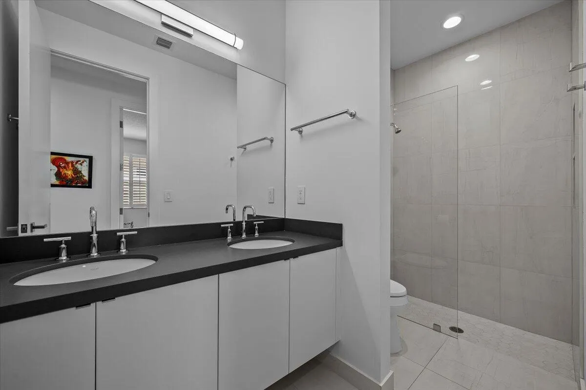 2nd Bathroom