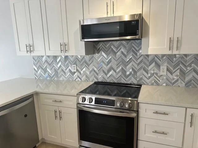 State of the art kitchen with induction oven & built in air fryer.