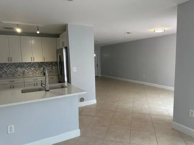 kitchen/living/snack bar