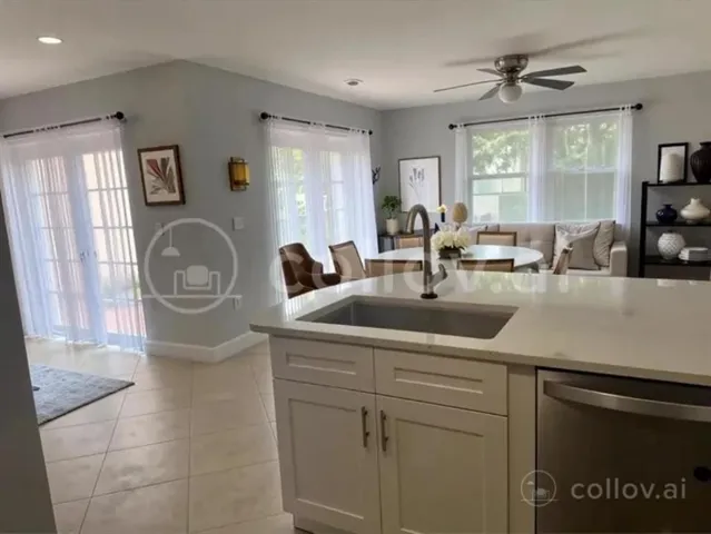 Kitchen/View to family room