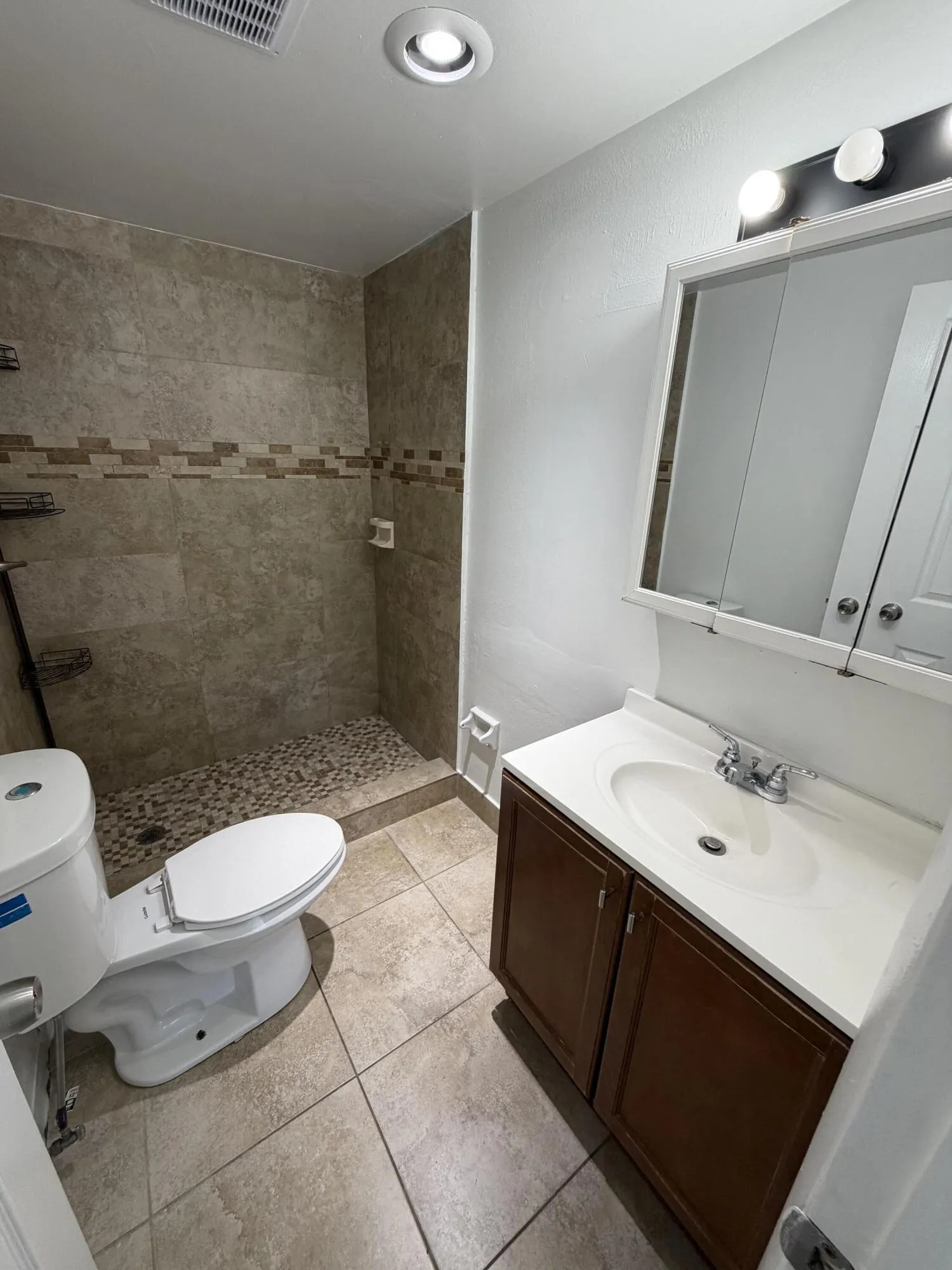 Master bed Bath