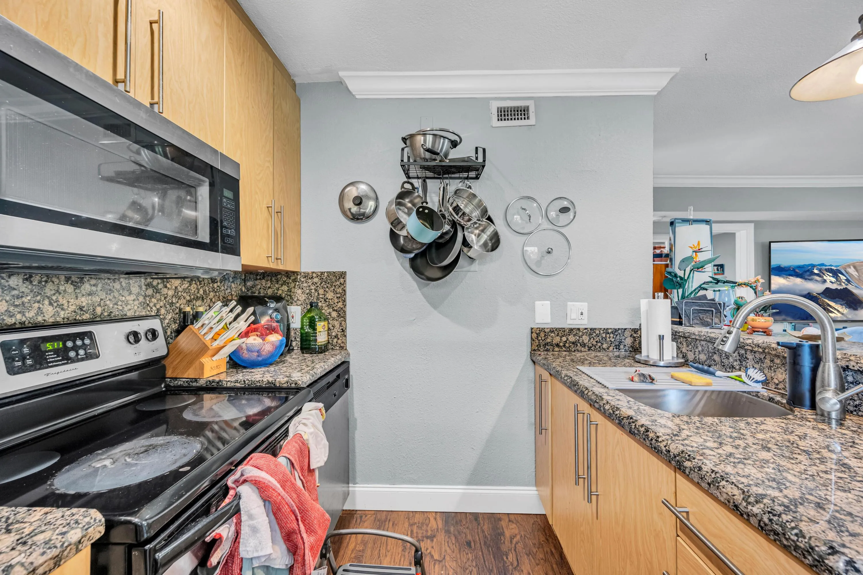 811 NE 14TH PL #10-8