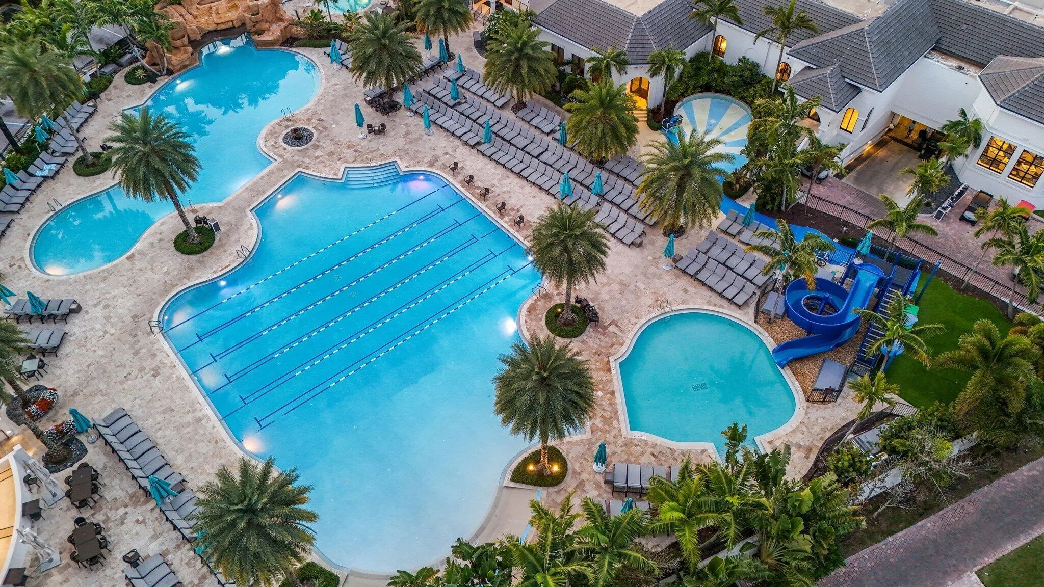 Club pool