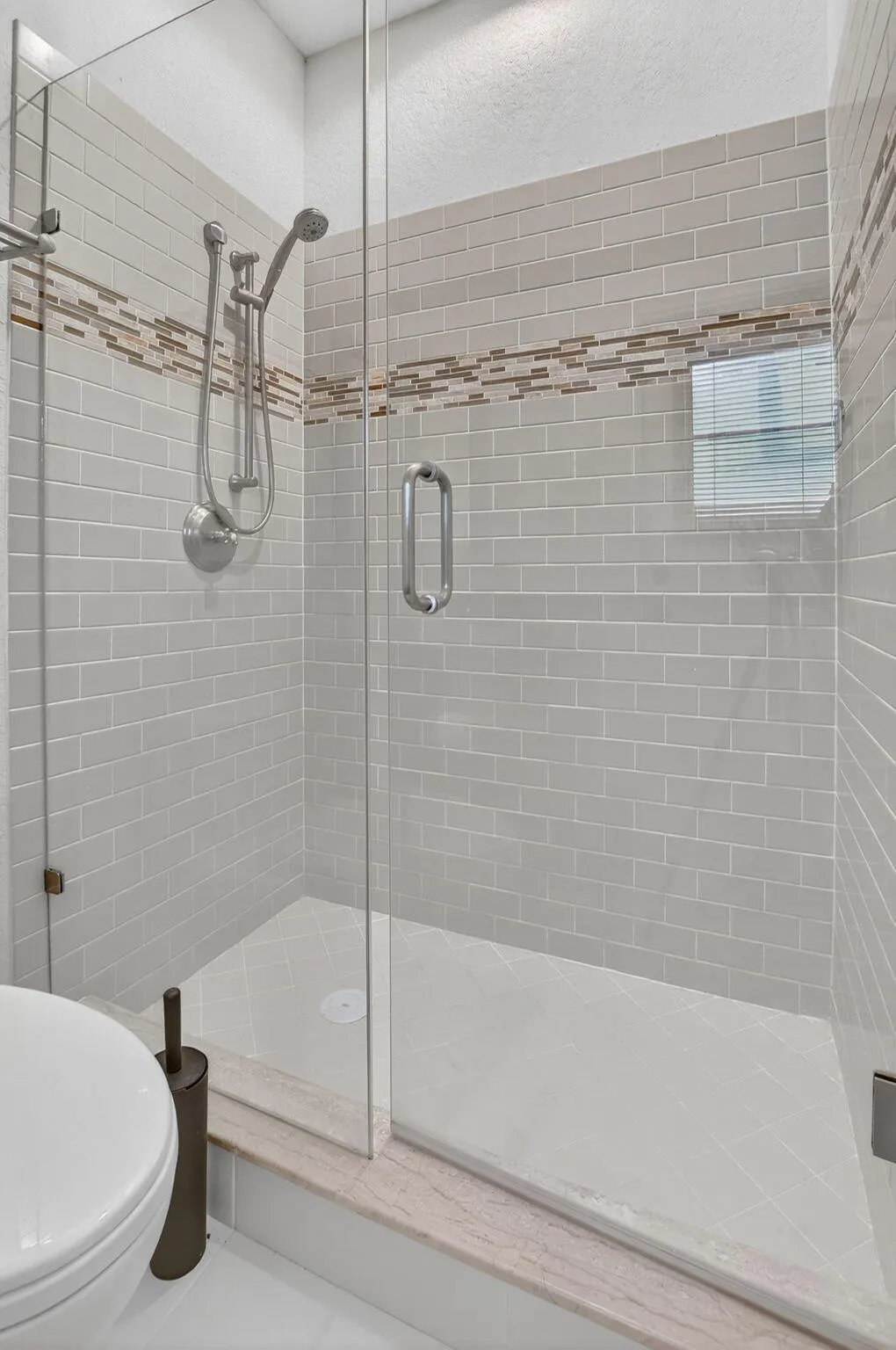 Guest ensuite bath