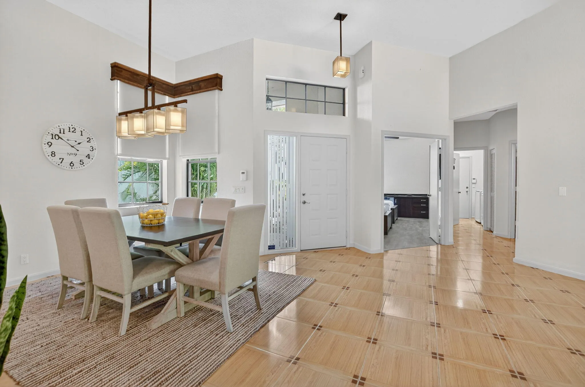 Entry/Dining Area