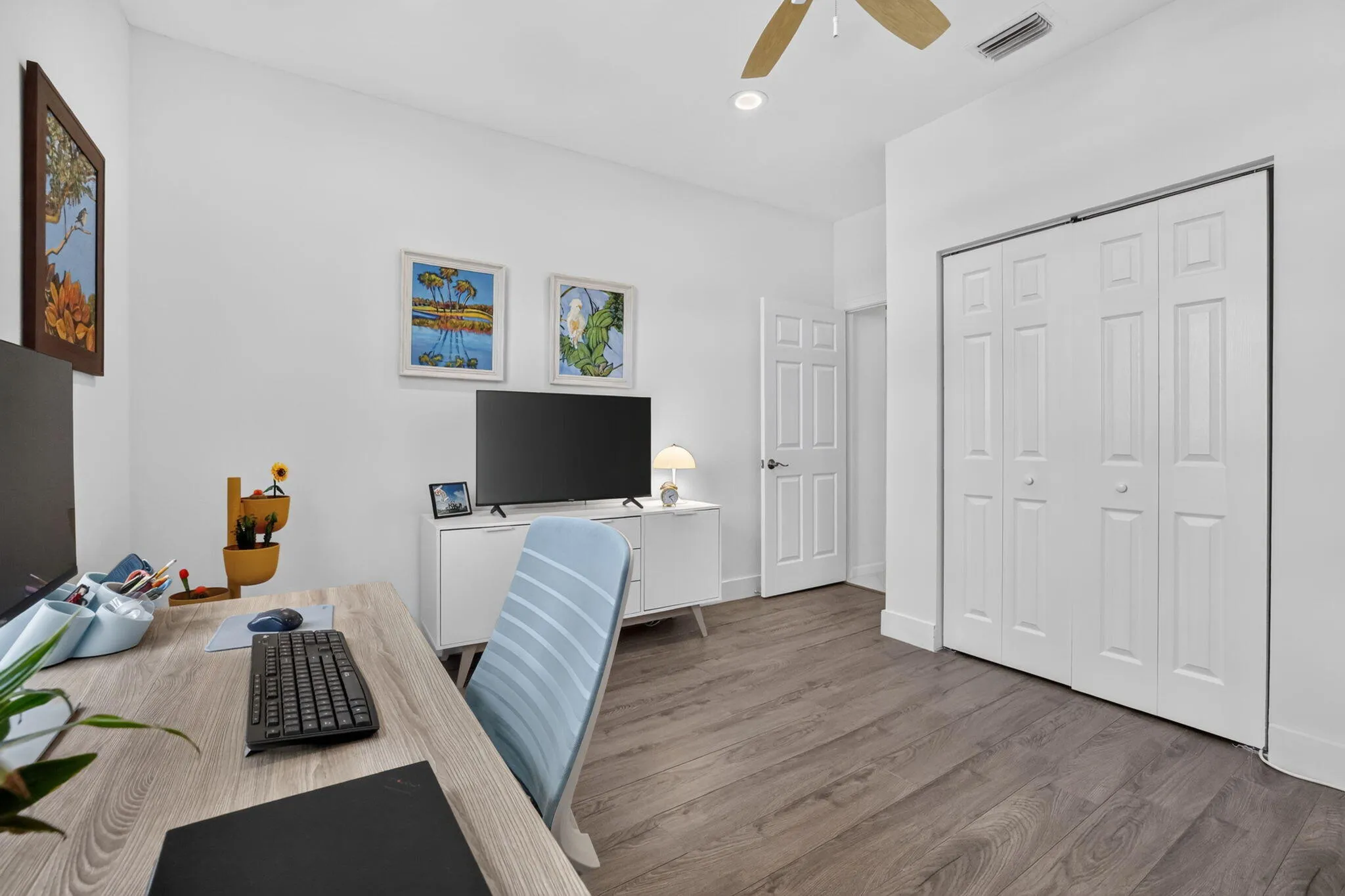alt view 3rd bedroom