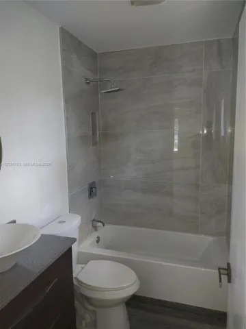 Secondary en-suite