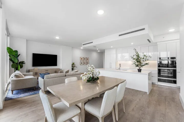 010-220LakeShoreDrive-702-LakePark-FL-33