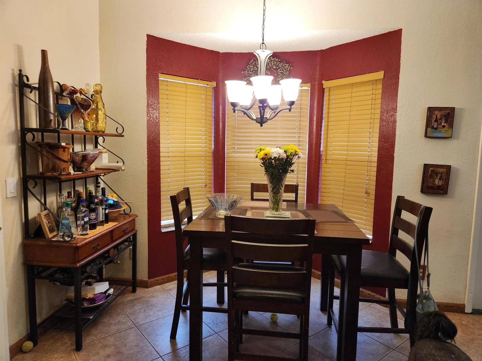 Eat in kitchen