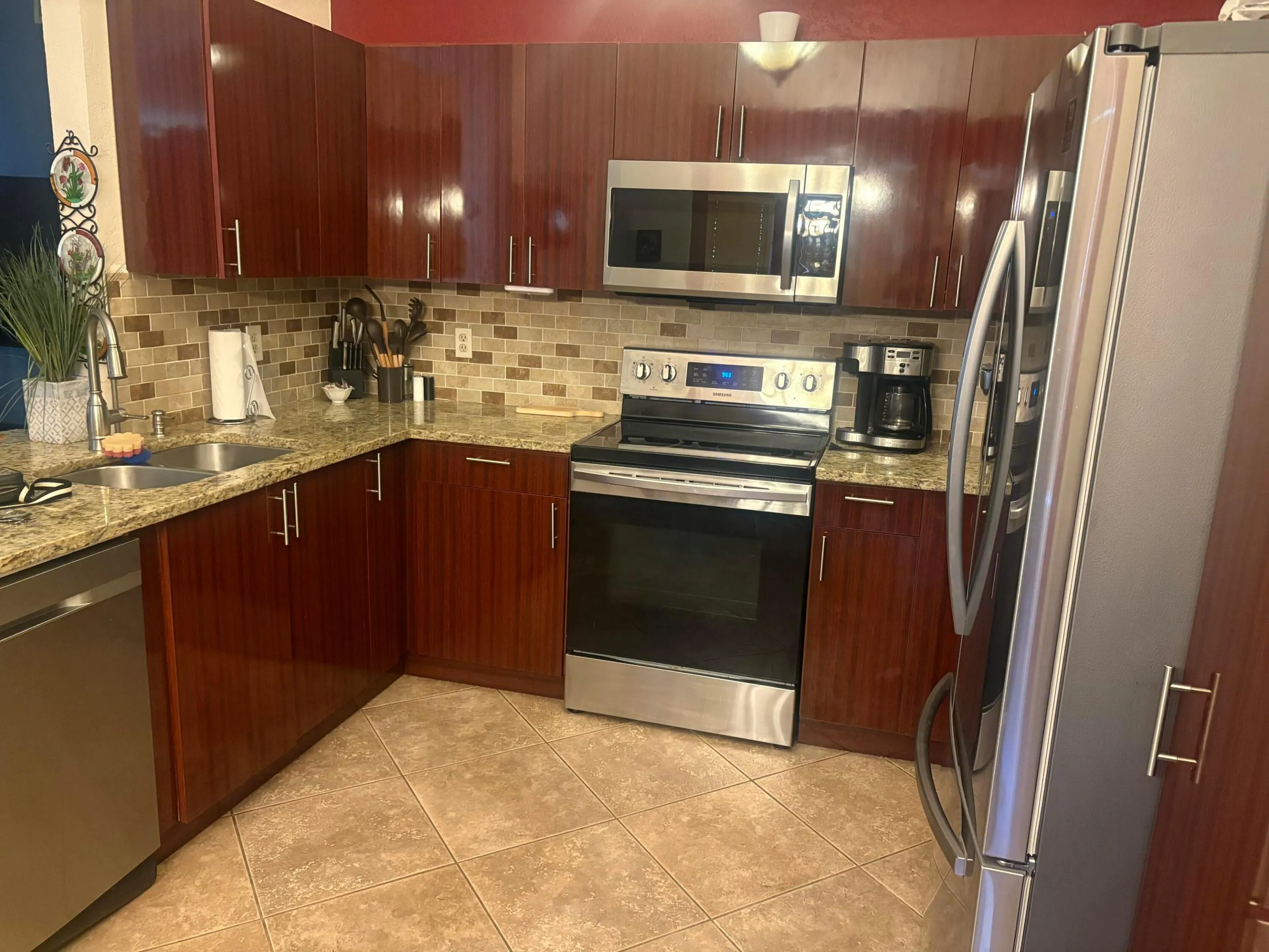 Remodeled Kitchen,stainless appliances, granite countertops