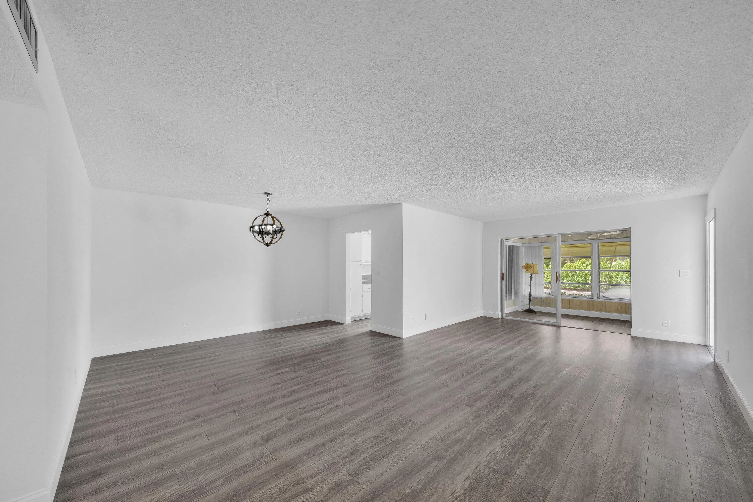 3 Living Area (2)
