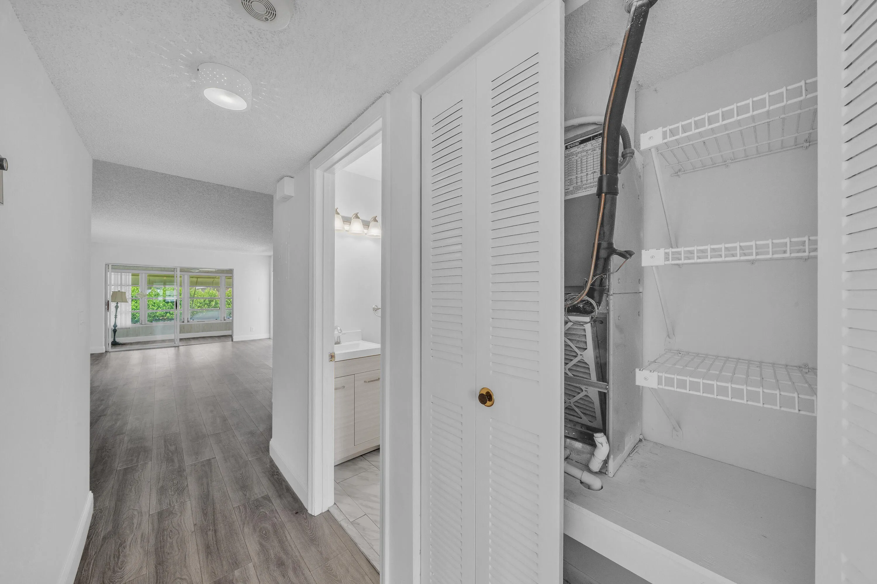 14 Foyer