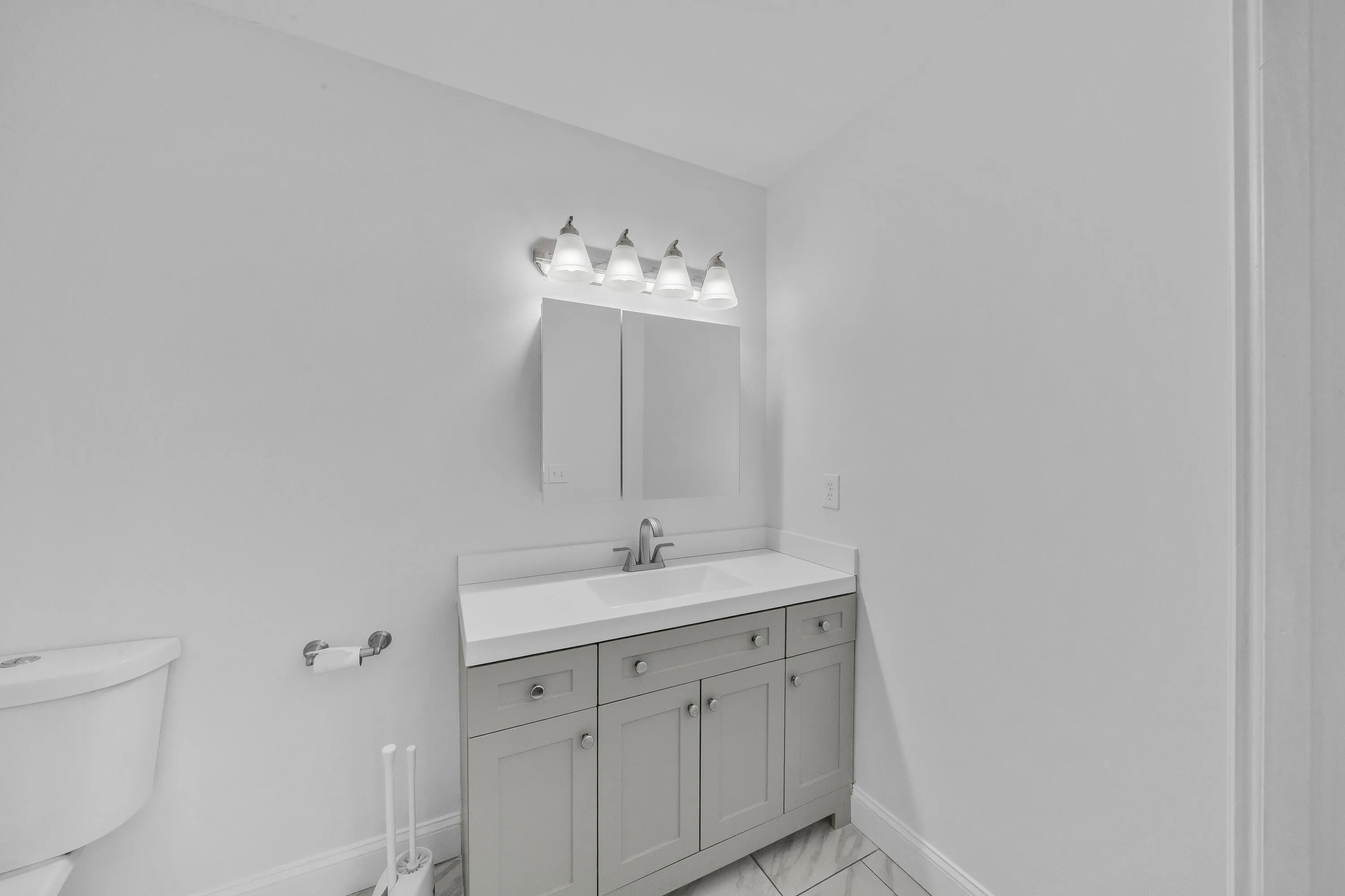 11 Primary Bathroom (2)