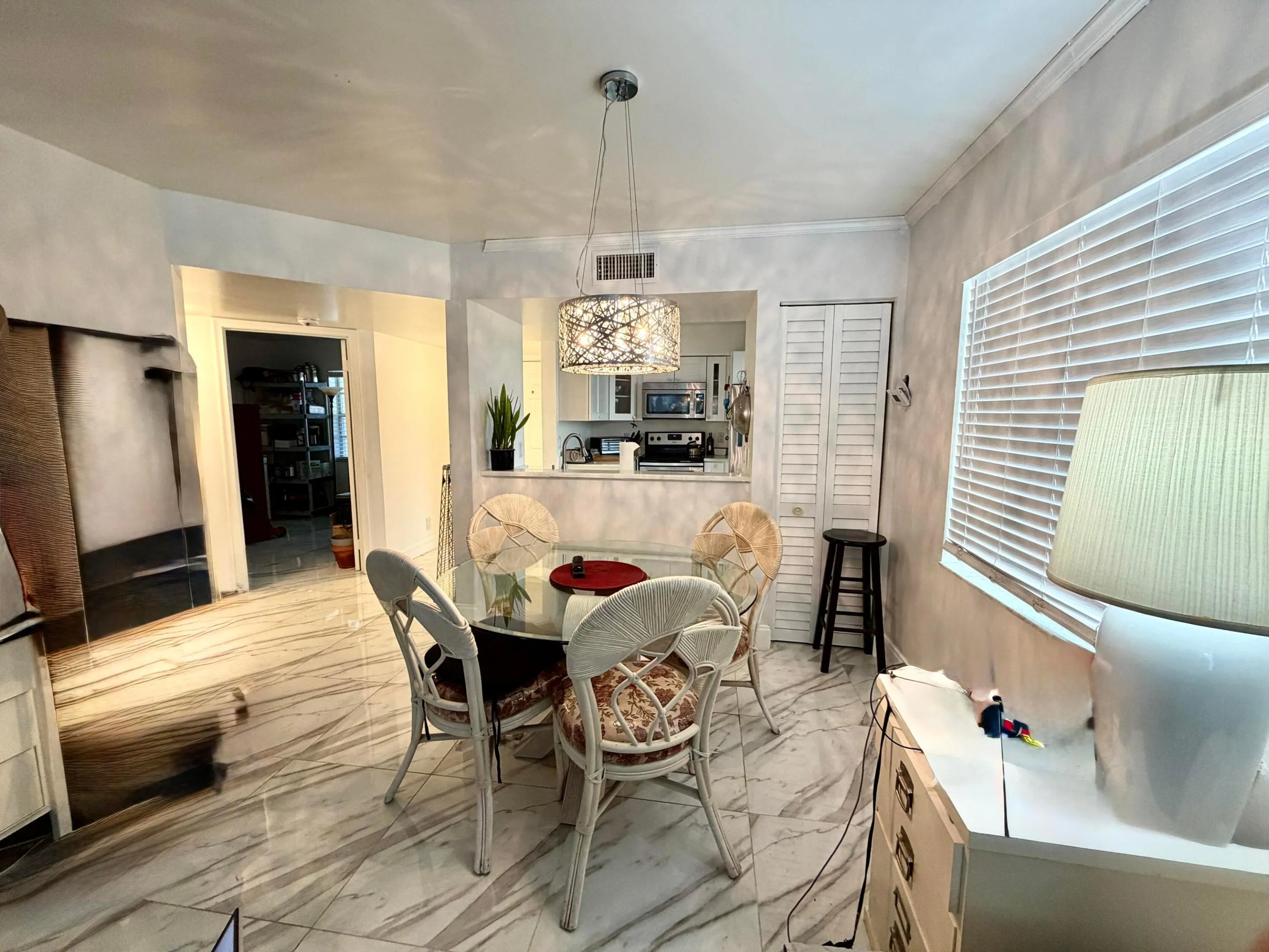 BR104 kitchen1