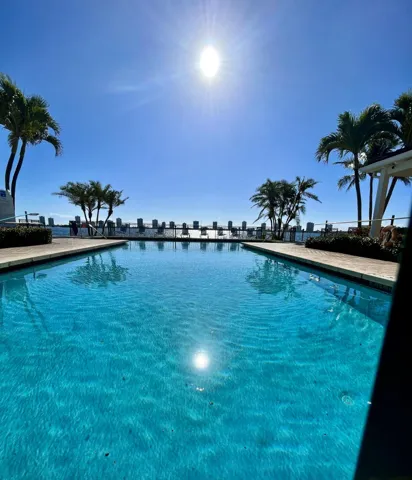 BR104 Pool best view