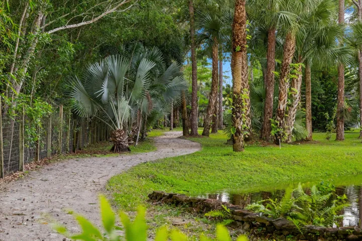 1037 F Road, Loxahatchee Groves