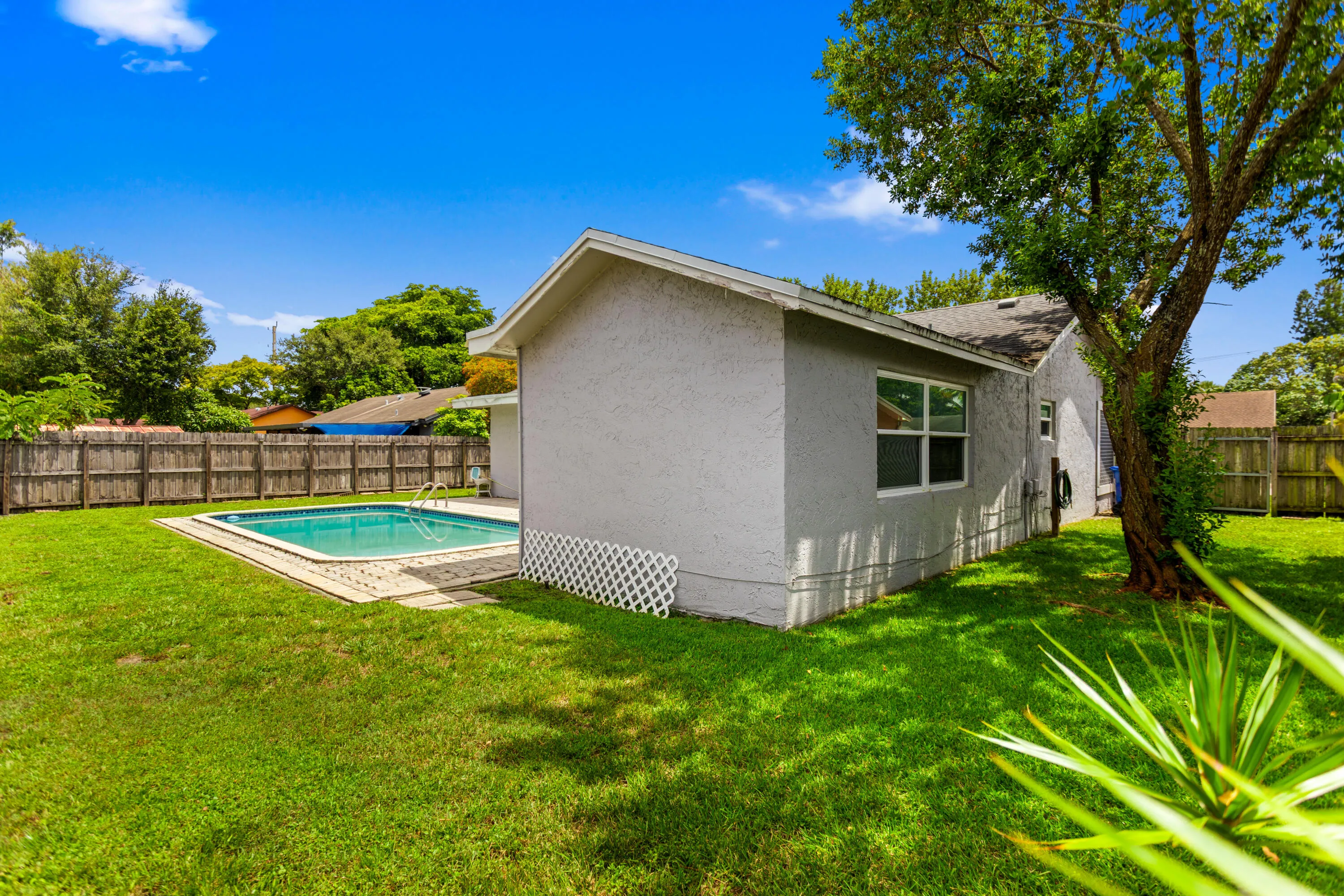 Exterior Back/Pool