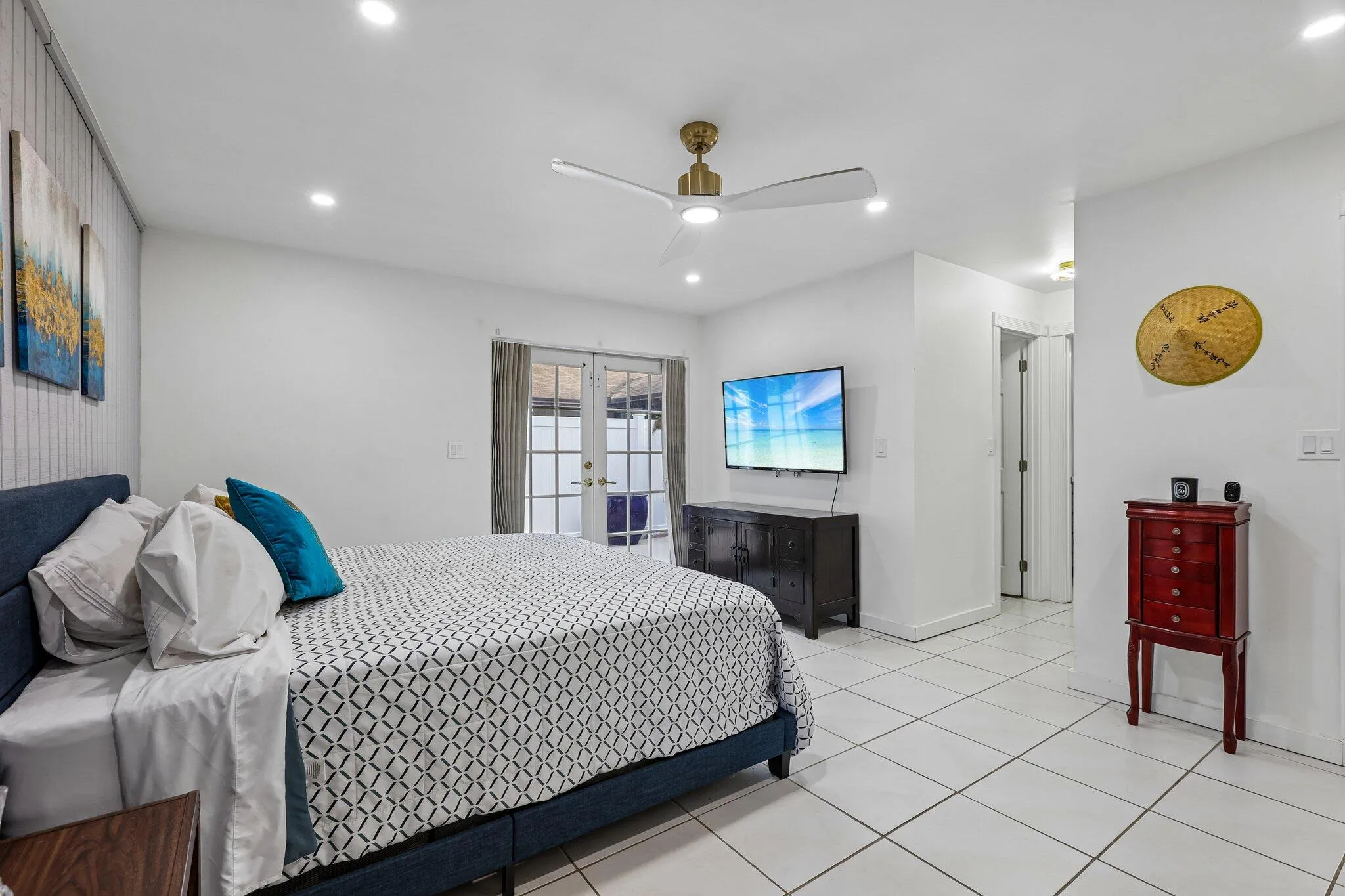 30-web-or-mls-SW 72nd Ave-S2208-030