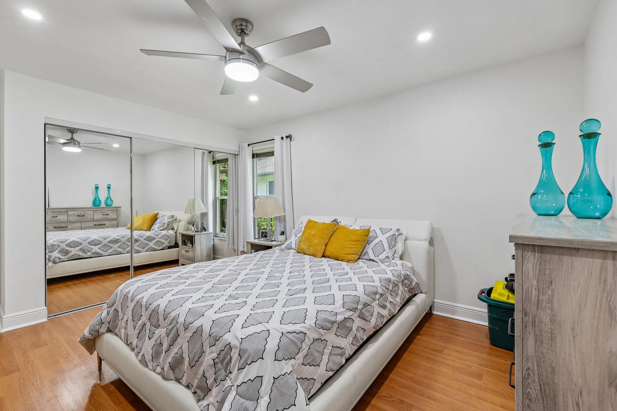 26-web-or-mls-SW 72nd Ave-S2208-026