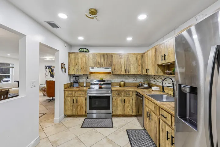 18-web-or-mls-SW 72nd Ave-S2208-018