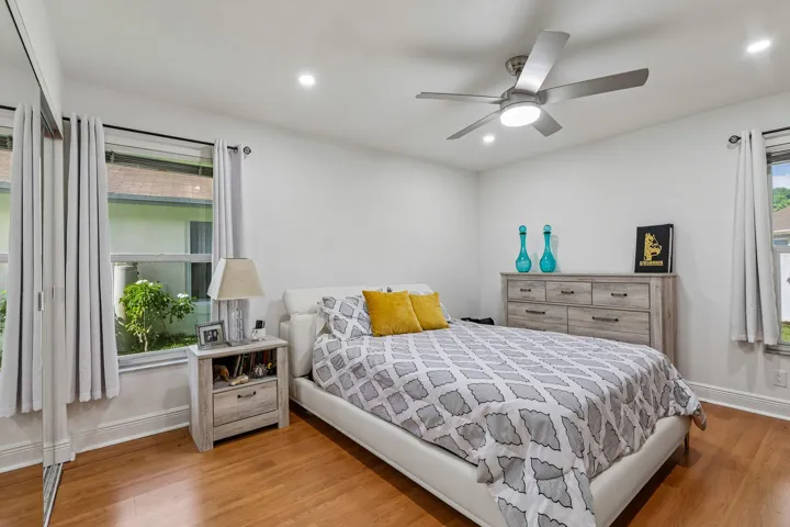 25-web-or-mls-SW 72nd Ave-S2208-025