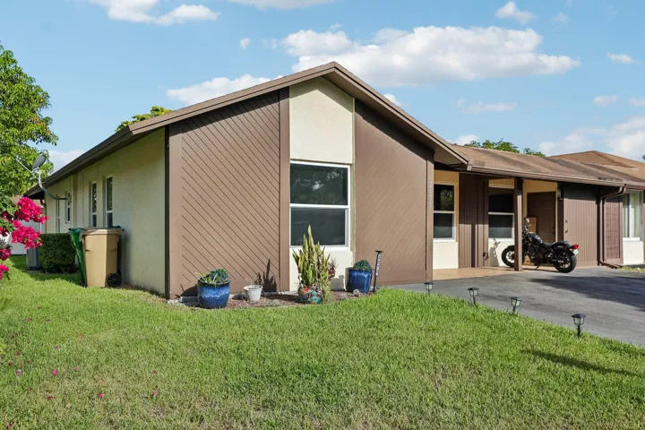 6-web-or-mls-SW 72nd Ave-S2208-006